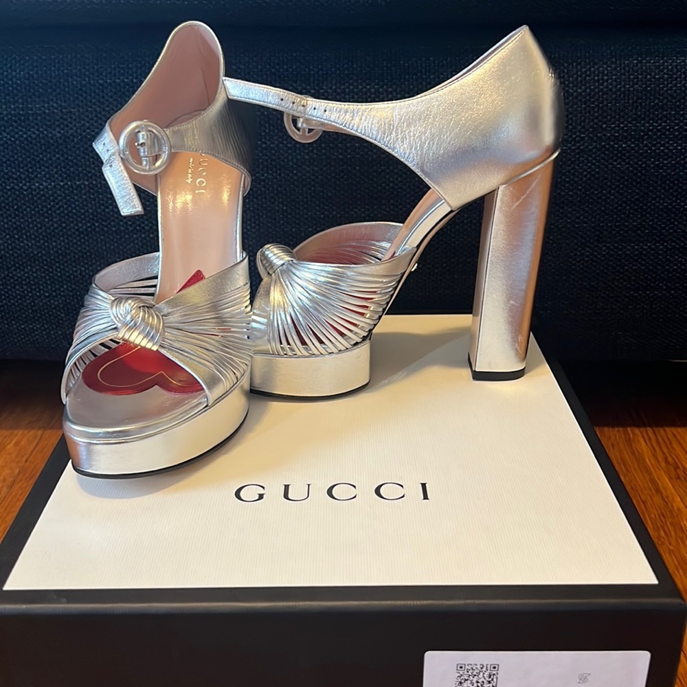 BRAND NEW GUCCI HEELS